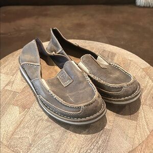 Women’s 6.5 Ariat Shoes